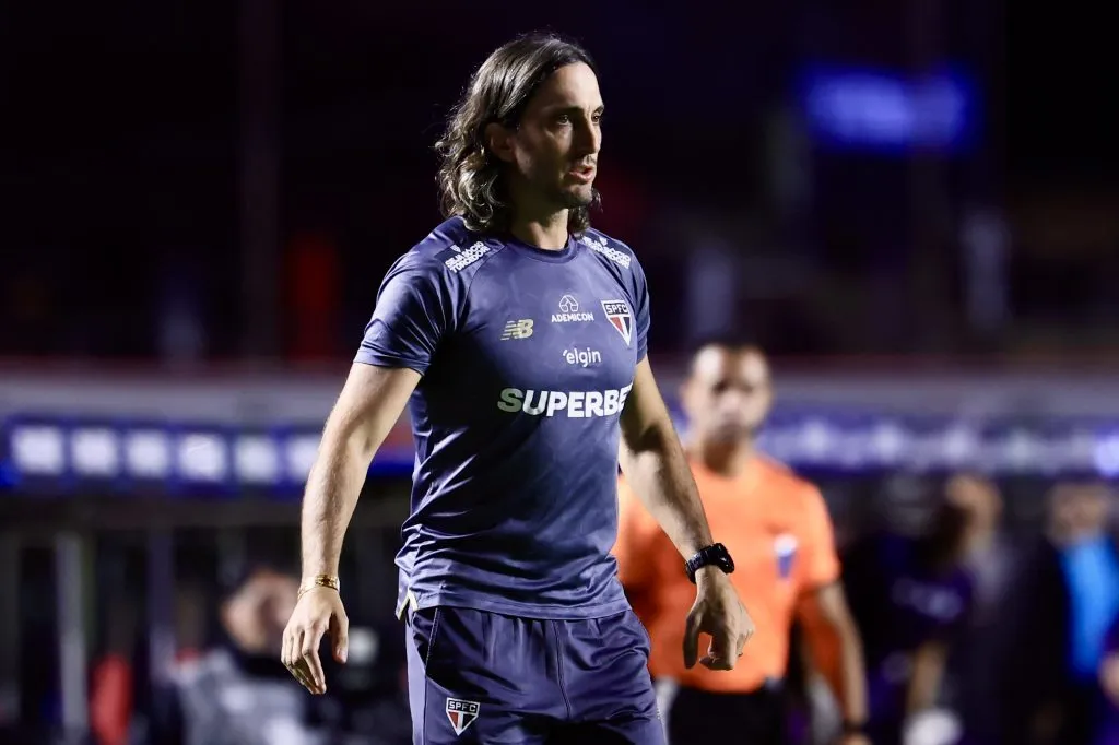 Zubeldía no comando do São Paulo. Foto: Marcello Zambrana/AGIF