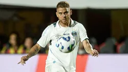 Cuellar participa de último treinamento, mas é desfalque contra o Corinthians no Brasileirão Betano.