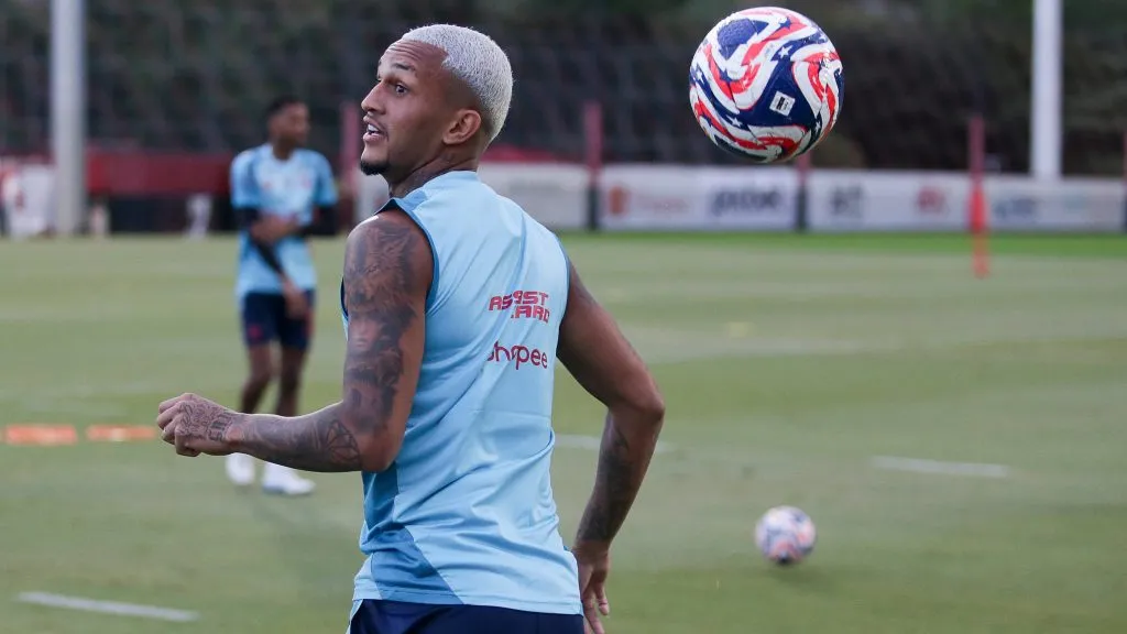 Wesley entrou no radar de clubes da Inglaterra – Fotos: Gilvan de Souza/Flamengo
