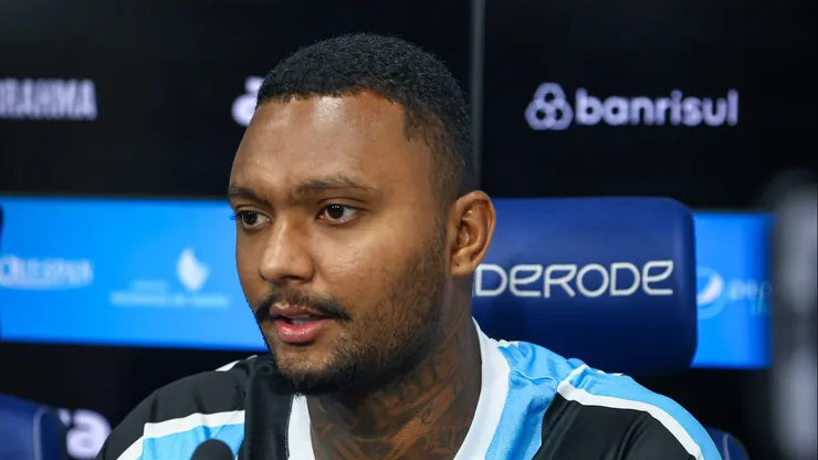 Luan Cândido durante sua apresentação
