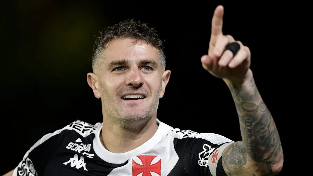 Vegetti comemora gol pelo Vasco. Foto: Thiago Ribeiro/AGIF