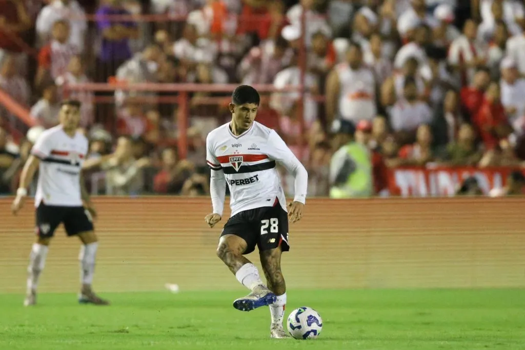 PE – RECIFE – 20/05/2025 – COPA DO BRASIL 2025, NAUTICO X SAO PAULO – Alan Franco jogador do Sao Paulo durante a partida entre Nautico e Sao Paulo, no estadio dos Aflitos em Recife (PE), pela Copa do Brasil 2025. Foto: Marlon Costa/AGIF