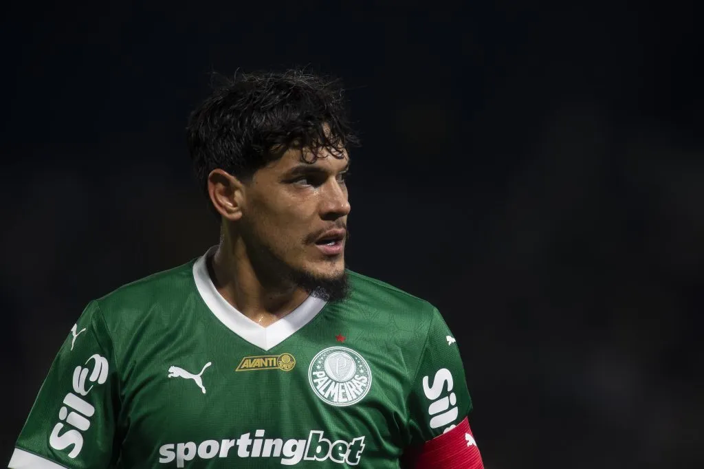 SP – BARUERI – 11/05/2025 – BRASILEIRO A 2025, PALMEIRAS X SAO PAULO –  Gustavo Gomez jogador do Palmeiras durante partida contra o Sao Paulo no estadio Arena Barueri pelo campeonato Brasileiro A 2025. Foto: Anderson Romao/AGIF