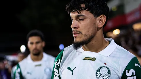 SP - BRAGANCA PAULISTA - 18/05/2025 - BRASILEIRO A 2025, BRAGANTINO X PALMEIRAS - Gustavo Gomez jogador do Palmeiras durante entrada em campo para partida contra o Bragantino no estadio Cicero De Souza Marques pelo campeonato Brasileiro A 2025. Foto: Fabio Giannelli/AGIF