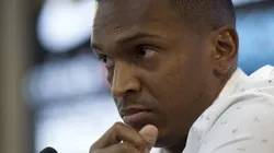 Jô vive momentos complicados extracampo.