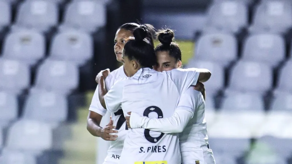 Analuyza jogadora do Santos