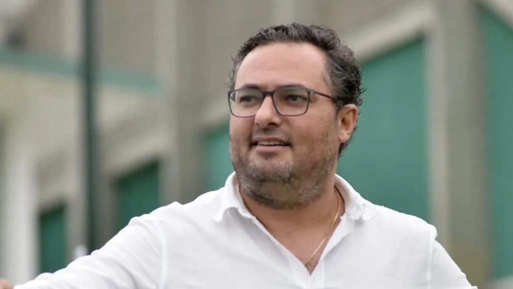 Foto: Bruno Ulivieri/AGIF – Alexandre Mattos está em busca de fortalecer o elenco do Peixe.