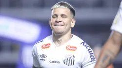 Soteldo jogador do Santos durante partida contra o Mirassol no estádio Vila Belmiro pelo campeonato Paulista 2025