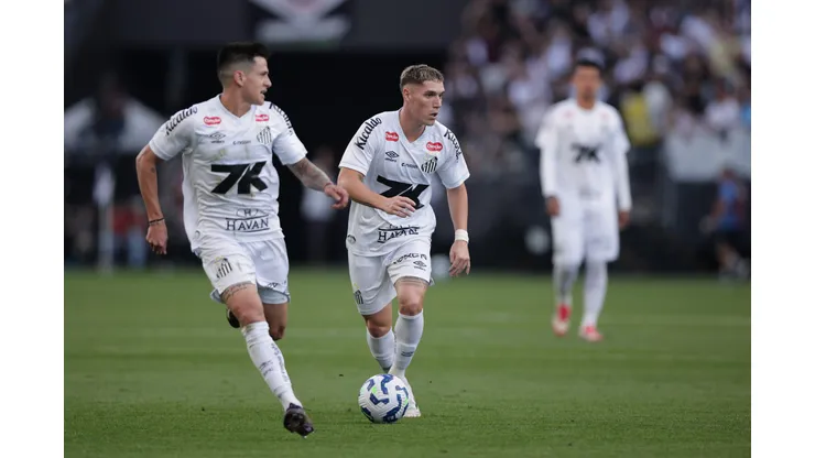 SP - SAO PAULO - 18/05/2025 - BRASILEIRO A 2025, CORINTHIANS X SANTOS - Rollheiser jogador do Santos durante partida contra o Corinthians no estadio Arena Corinthians pelo campeonato Brasileiro A 2025. Foto: Ettore Chiereguini/AGIF