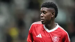 Vitão marcou gol contra na derrota para o Atlético-MG. Foto: Gilson Lobo/AGIF