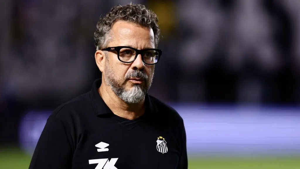 Cléber Xavier, técnico do Santos