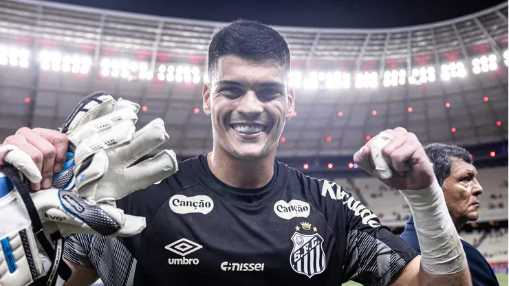 Gabriel Brazão durante partida do Peixe na Arena Castelão