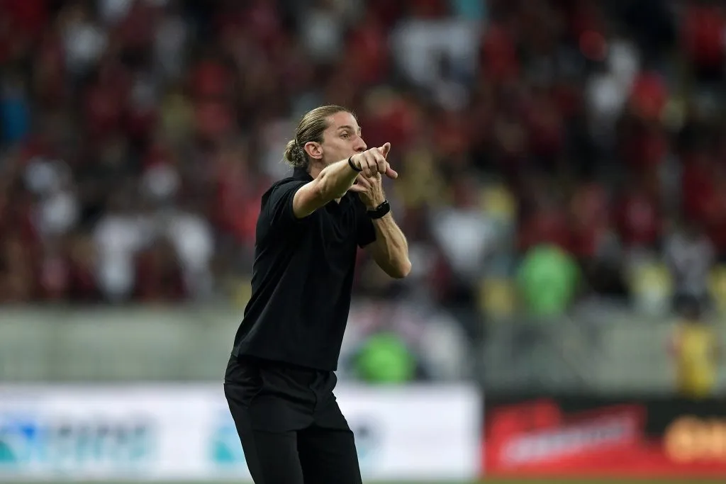 RJ – RIO DE JANEIRO – 01/06/2025 – BRASILEIRO A 2025, FLAMENGO X FORTALEZA – Filipe Luiz tecnico do Flamengo durante partida contra o Fortaleza no estadio Maracana pelo campeonato Brasileiro A 2025. Foto: Thiago Ribeiro/AGIF