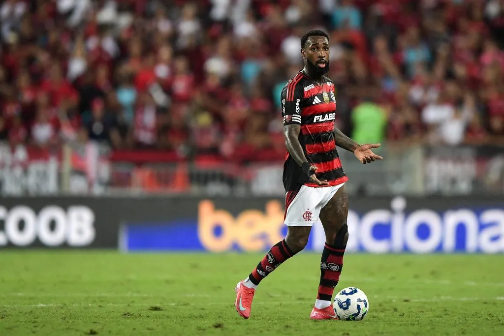 RJ – RIO DE JANEIRO – 01/06/2025 – BRASILEIRO A 2025, FLAMENGO X FORTALEZA – Gerson jogador do Flamengo durante partida contra o Fortaleza no estadio Maracana pelo campeonato Brasileiro A 2025. Foto: Thiago Ribeiro/AGIF