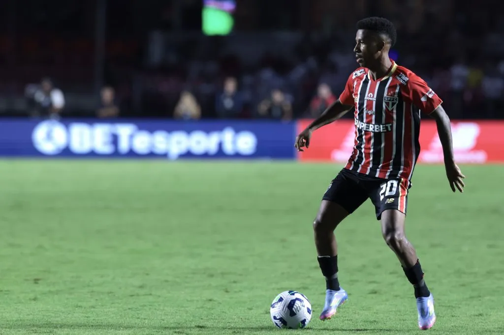 SP – SAO PAULO – 13/04/2025 – BRASILEIRO A 2025, SAO PAULO X CRUZEIRO – Marcos Antonio jogador do Sao Paulo durante partida contra o Cruzeiro no estadio Morumbi pelo campeonato Brasileiro A 2025. Foto: Marcello Zambrana/AGIF