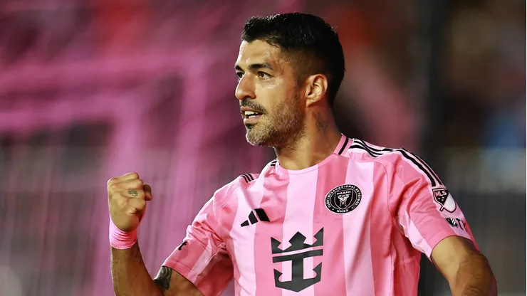 Suárez comemora gol pelo Inter Miami. Photo by Carmen Mandato/Getty Images