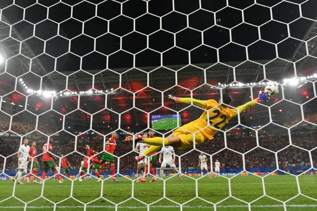 Diogo Costa em partida pela Seleção Portuguesa – (Photo by Dan Mullan/Getty Images)