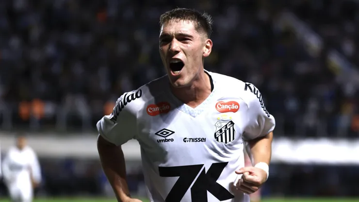 Rollheiser marcou seu primeiro gol pelo Santos no duelo contra o CRB, pela Copa do Brasil. Foto: Marcello Zambrana/AGIF