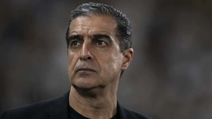 Botafogo de Renato Paiva segue ativo no mercado da bola - Foto: Jorge Rodrigues/AGIF