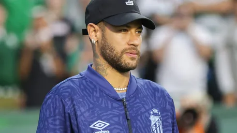 Neymar antes de partida entre Coritiba e Santos, no Couto Pereira.