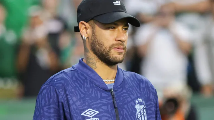 Neymar antes de partida entre Coritiba e Santos, no Couto Pereira.