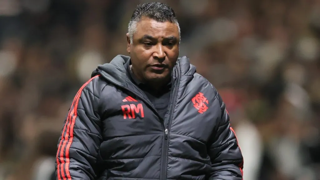 Roger Machado vive momento complicado no Internacional – Foto: Gilson Lobo/AGIF