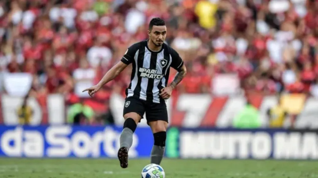 Rafael em ação pelo Botafogo – Foto: Thiago Ribeiro/AGIF