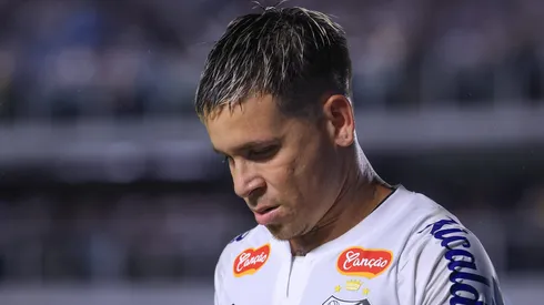 Atacante foi negociado pelo Peixe