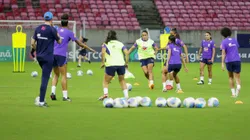 Jogadoras da Seleção Brasileira Feminina durante treino na Arena de Pernambuco (Foto: Rafael Vieira/AGIF)