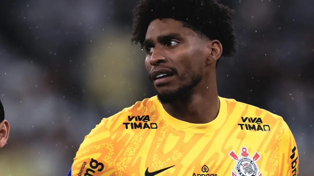 Hugo Souza foi muito mal no gol marcado por Breno Lopes- Foto: Ettore Chiereguini/AGIF