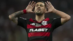 RJ - RIO DE JANEIRO - 10/05/2025 - BRASILEIRO A 2025, FLAMENGO X BAHIA - Arrascaeta jogador do Flamengo comemora seu gol durante partida contra o Bahia no estadio Maracana pelo campeonato Brasileiro A 2025. Foto: Jorge Rodrigues/AGIF