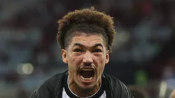 Ex-defensor do Glorioso durante comemoração de gol