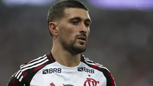 Arrascaeta durante partida entre Vasco e Flamengo, no Maracanã, pelo Brasileirão.