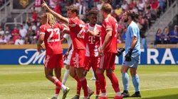 Thomas Müller comemorando gol pelo Bayern de Munique. (Photo by Dylan Buell/Getty Images)