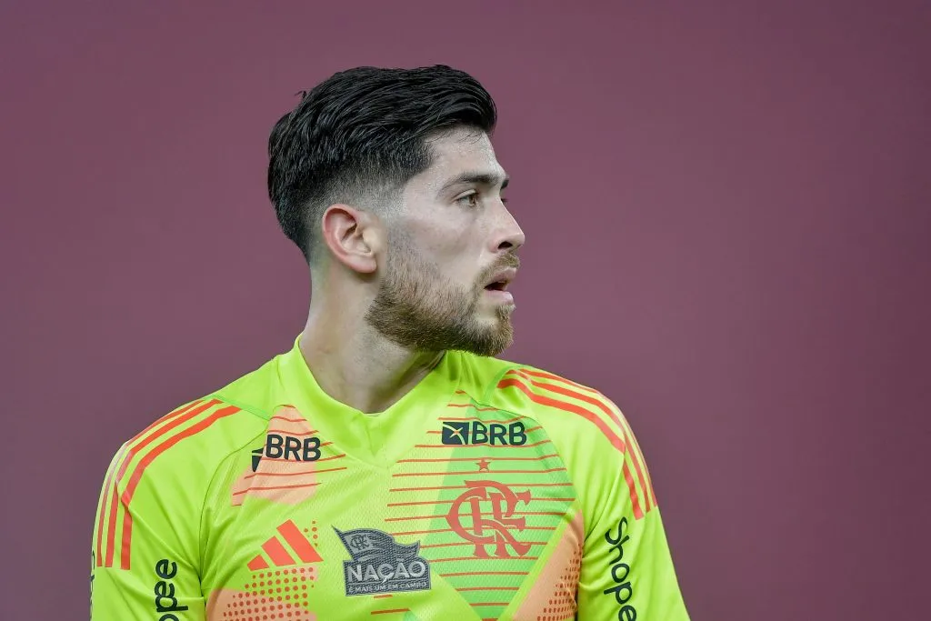 RJ – RIO DE JANEIRO – 10/05/2025 – BRASILEIRO A 2025, FLAMENGO X BAHIA – Rossi goleiro do Flamengo durante partida contra o Bahia no estadio Maracana pelo campeonato Brasileiro A 2025. Foto: Thiago Ribeiro/AGIF