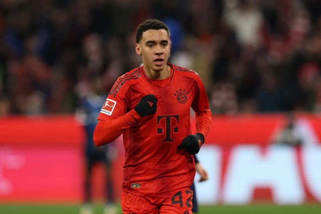 Musiala entrou no decorrer da partida e marcou três gols. (Photo by Alexander Hassenstein/Getty Images)