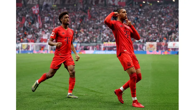 Olise foi o principal jogador do Bayern na goleada de 10 a 0 na estreia do clube no Mundial de Clubes (Photo by Maja Hitij/Getty Images)