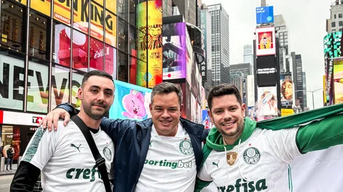 Torcedores do Palmeiras fazem a festa antes da estreia no Mundial de Clubes