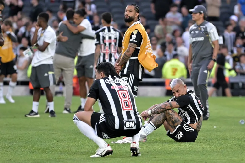 Torcida lembra dos detalhes da final perdida pelo Galo para o Botafogo, na Libertadores. Foto: Marcelo Endelli/Getty Images.