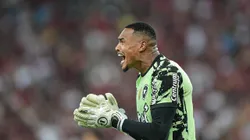 John goleiro do Botafogo durante partida contra o Flamengo no estadio Maracana pelo campeonato Brasileiro A 2025. Foto: Thiago Ribeiro/AGIF