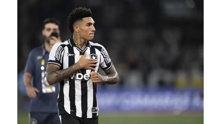 RJ - RIO DE JANEIRO - 04/06/2025 - BRASILEIRO A 2025, BOTAFOGO X CEARA - Igor Jesus jogador do Botafogo apos partida contra o Ceara no estadio Engenhao pelo campeonato Brasileiro A 2025. Foto: Jorge Rodrigues/AGIF
