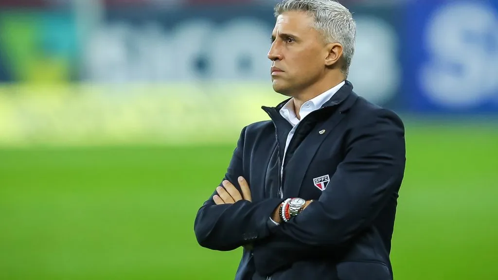 Hernán Crespo, ex-técnico do Sao Paulo durante partida contra o Internacional no estadio Beira-Rio pelo campeonato Brasileiro A 2021. Foto: Pedro H. Tesch/AGIF
