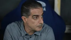 Renato Paiva vira pauta na torcida do Botafogo em estreia no Mundial de Clubes.