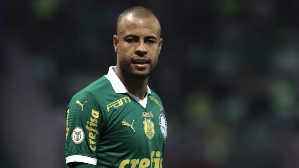 Santos definiu piso salarial para conseguir acertar com Mayke – Foto: Marcello Zambrana/AGIF