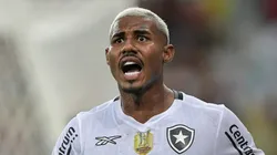 Cuiabano é um dos titulares do Botafogo e vem sendo monitorado por clubes da Europa - Foto: Thiago Ribeiro/AGIF