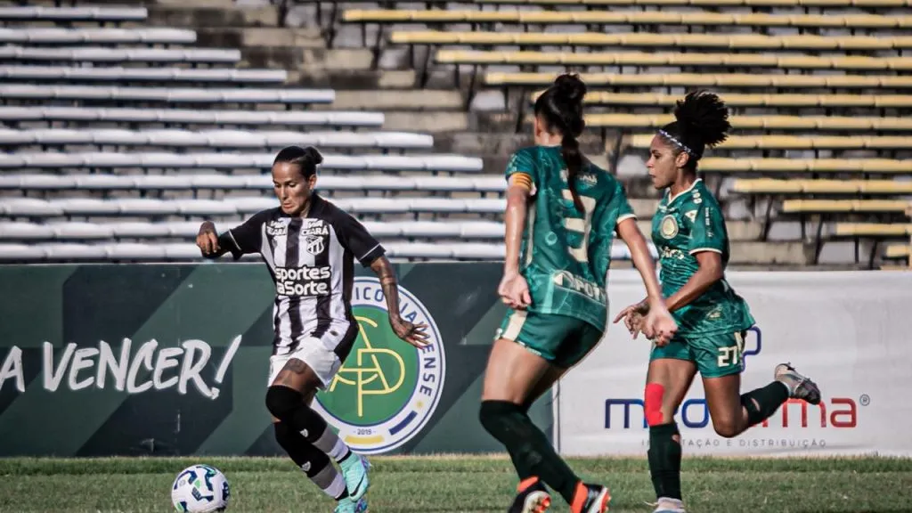 Jogadoras do Ceará e Atlético Piauiense em confronto