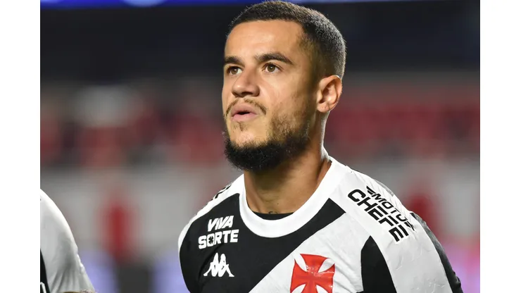 SP - SAO PAULO - 12/06/2025 - BRASILEIRO A 2025, SAO PAULO X VASCO - Philippe Coutinho jogador do Vasco, durante partida contra o Sao Paulo no estadio do Morumbis, pelo Campeonato Brasileiro A 2025. Foto: Jota Erre/AGIF