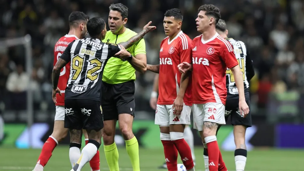 Atlético-MG x Internacional - Foto: Gilson Lobo/AGIF.