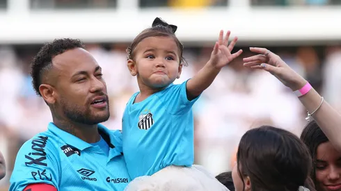 SP - SANTOS - 01/06/2025 - BRASILEIRO A 2025, SANTOS X BOTAFOGO - Neymar jogador do Santos durante aquecimento antes da partida contra o Botafogo no estadio Vila Belmiro pelo campeonato Brasileiro A 2025. Foto: Mauricio De Souza/AGIF
