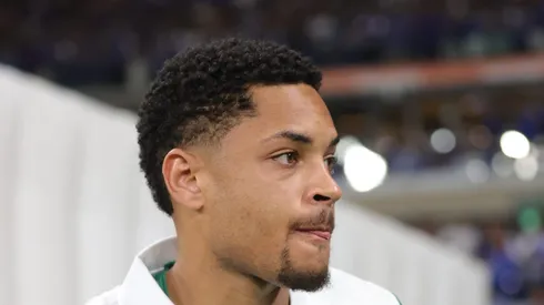 Vitor Roque durante partida contra o Cruzeiro no Mineirão.